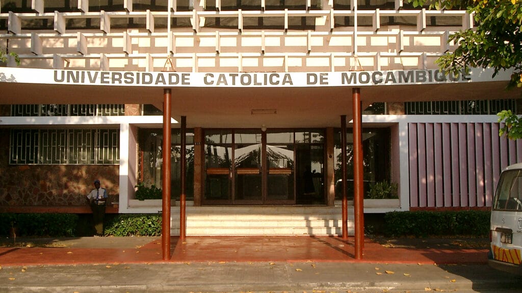 The first doctors graduate in Beira
